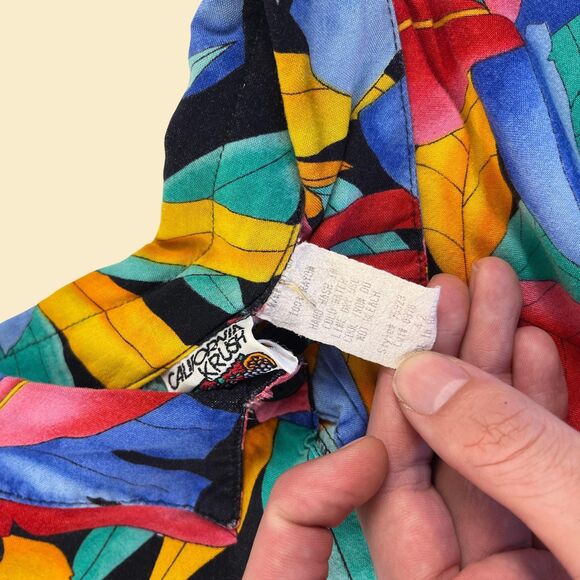 1980s California Krush toucan blouse, size 42 vintage floral & bird rayon top - Picture 5 of 9